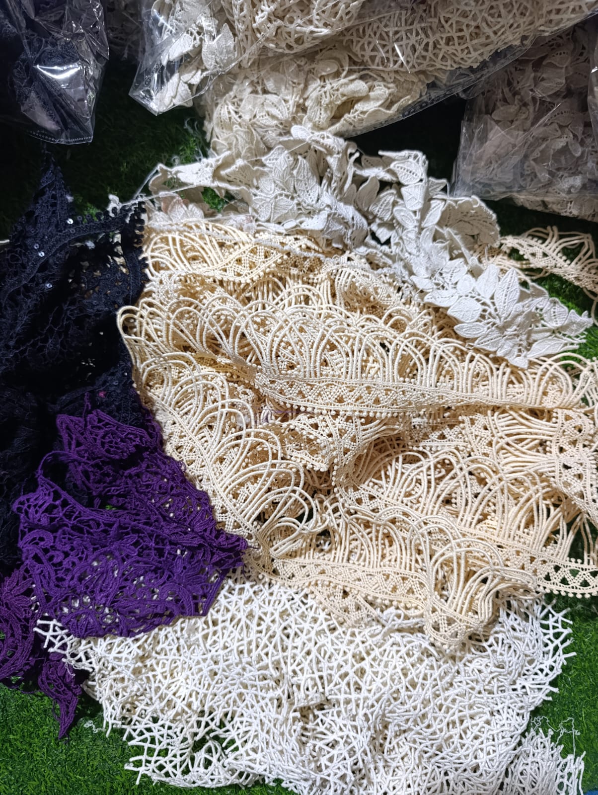 MARIA B/KANWAL MALIK BRANDED BUNCHES/LACES deal HALF KG
