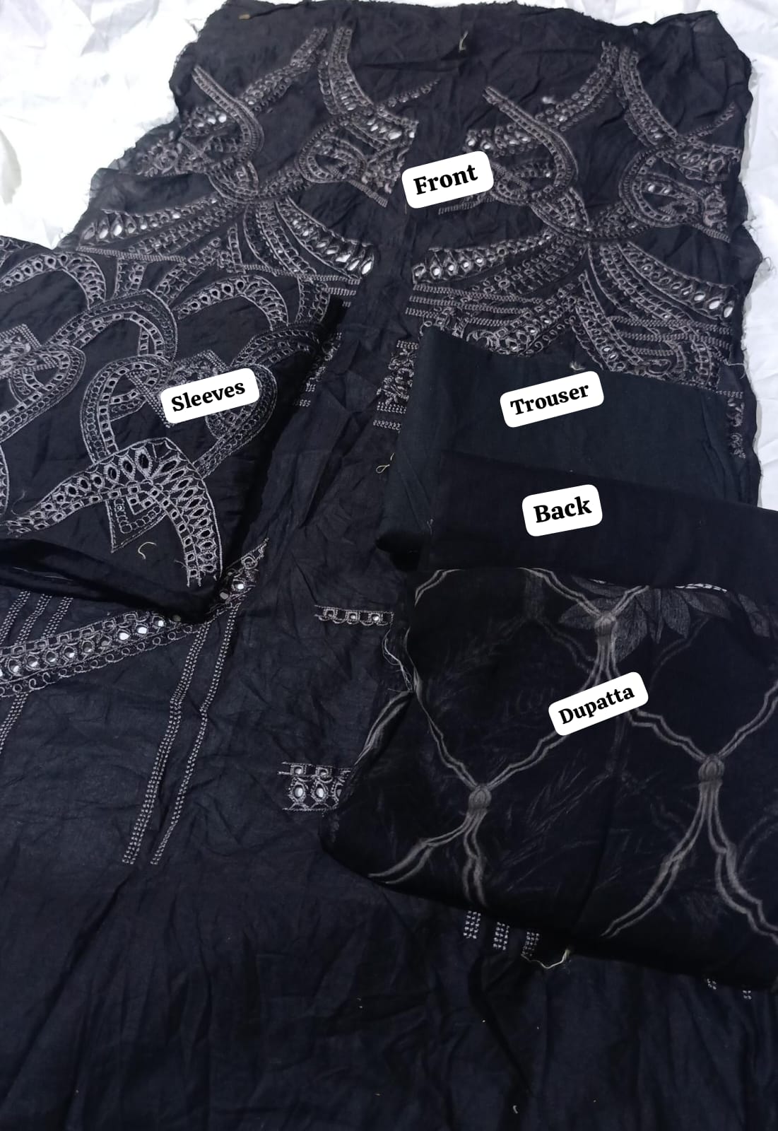 Maria b emb lawn 3pc unstitched