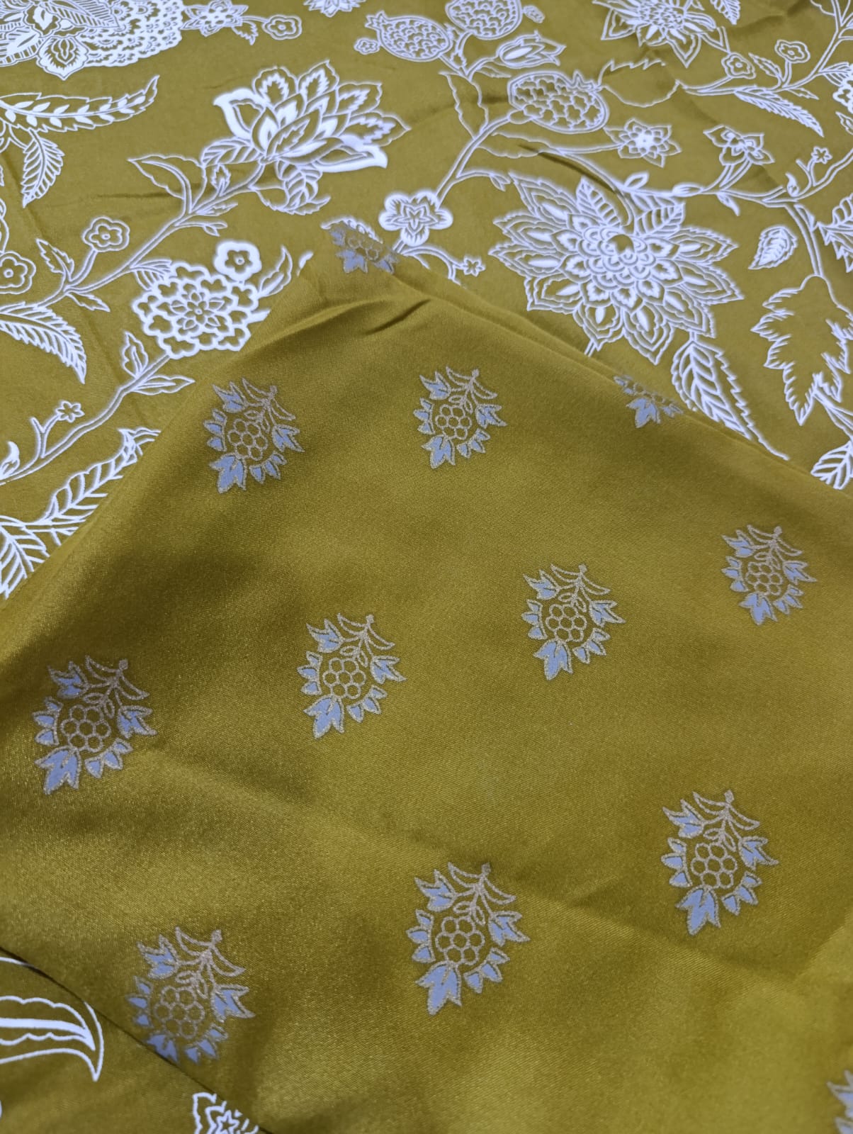 zarashahjahan luxury premium lawn shirt