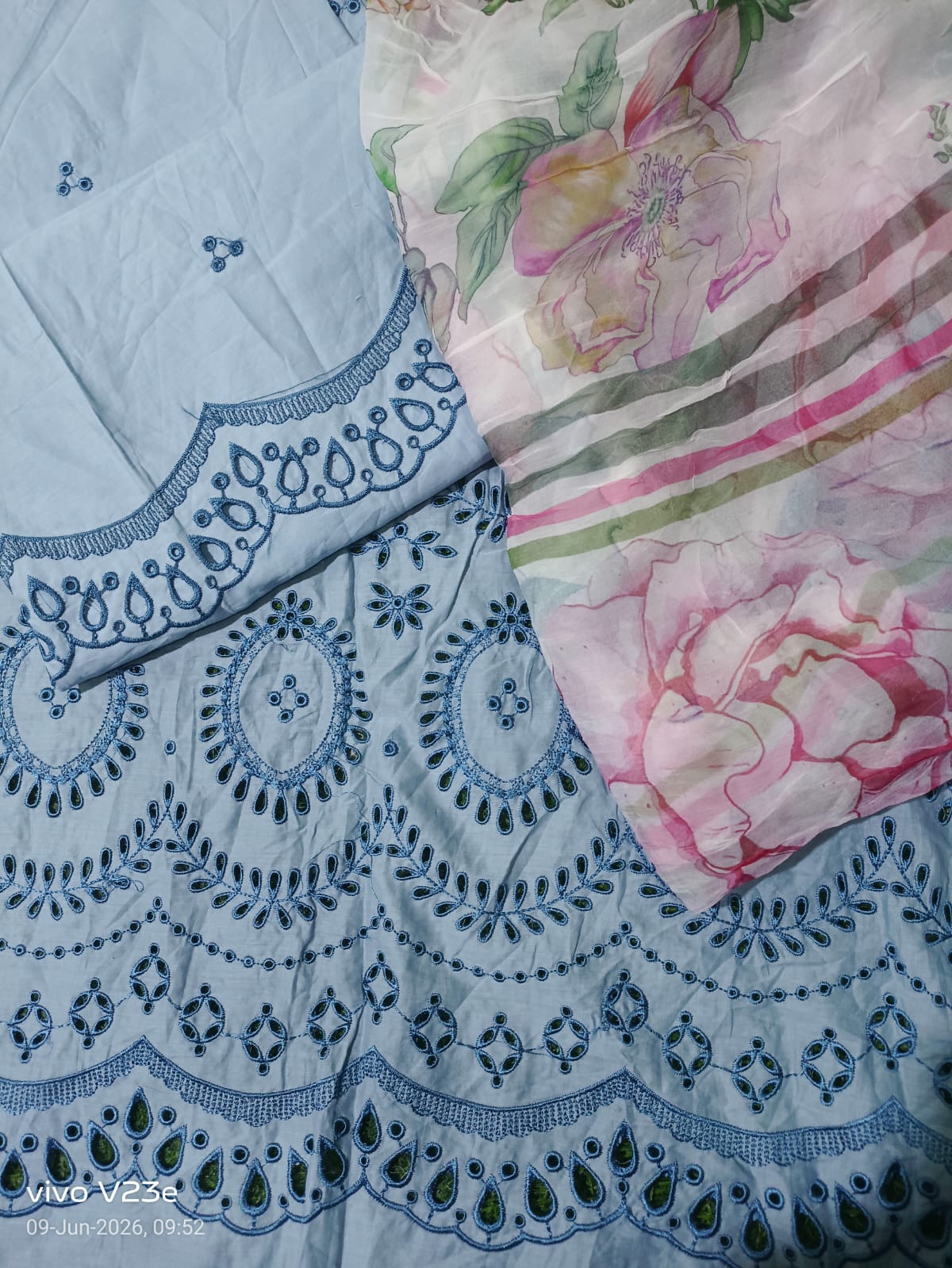 Zarashah jahan emb lawn 2pc (B)