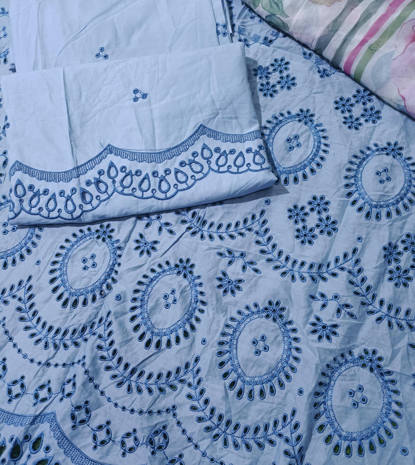 Zarashah jahan emb lawn 2pc (A)