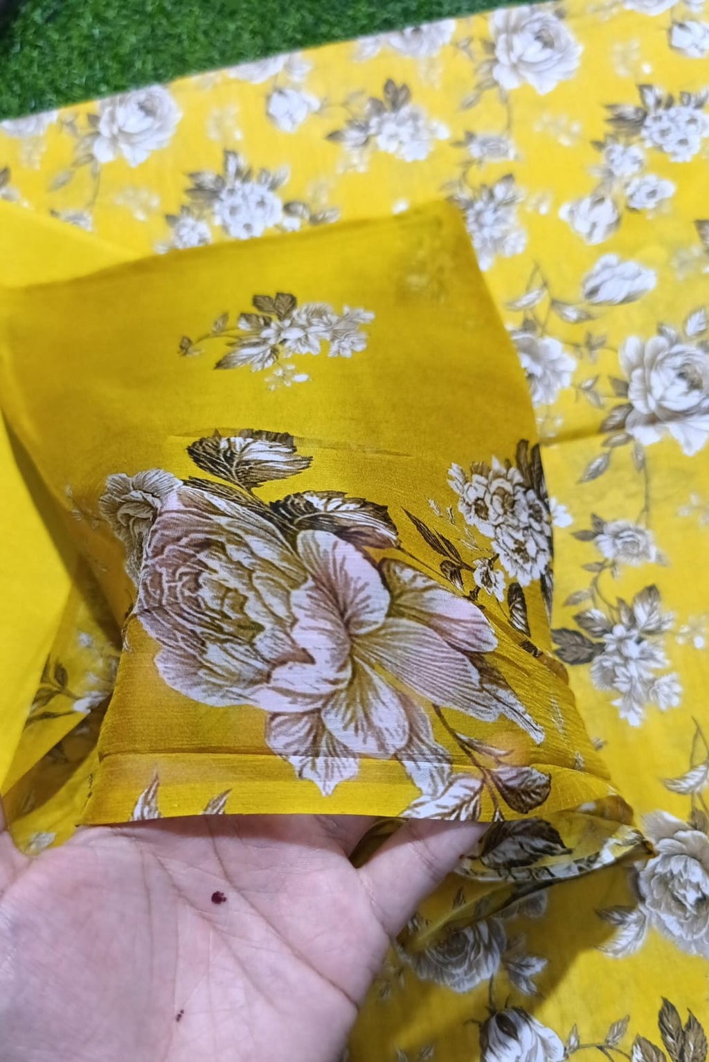 Bareeze lawn printed 3pc unstitched