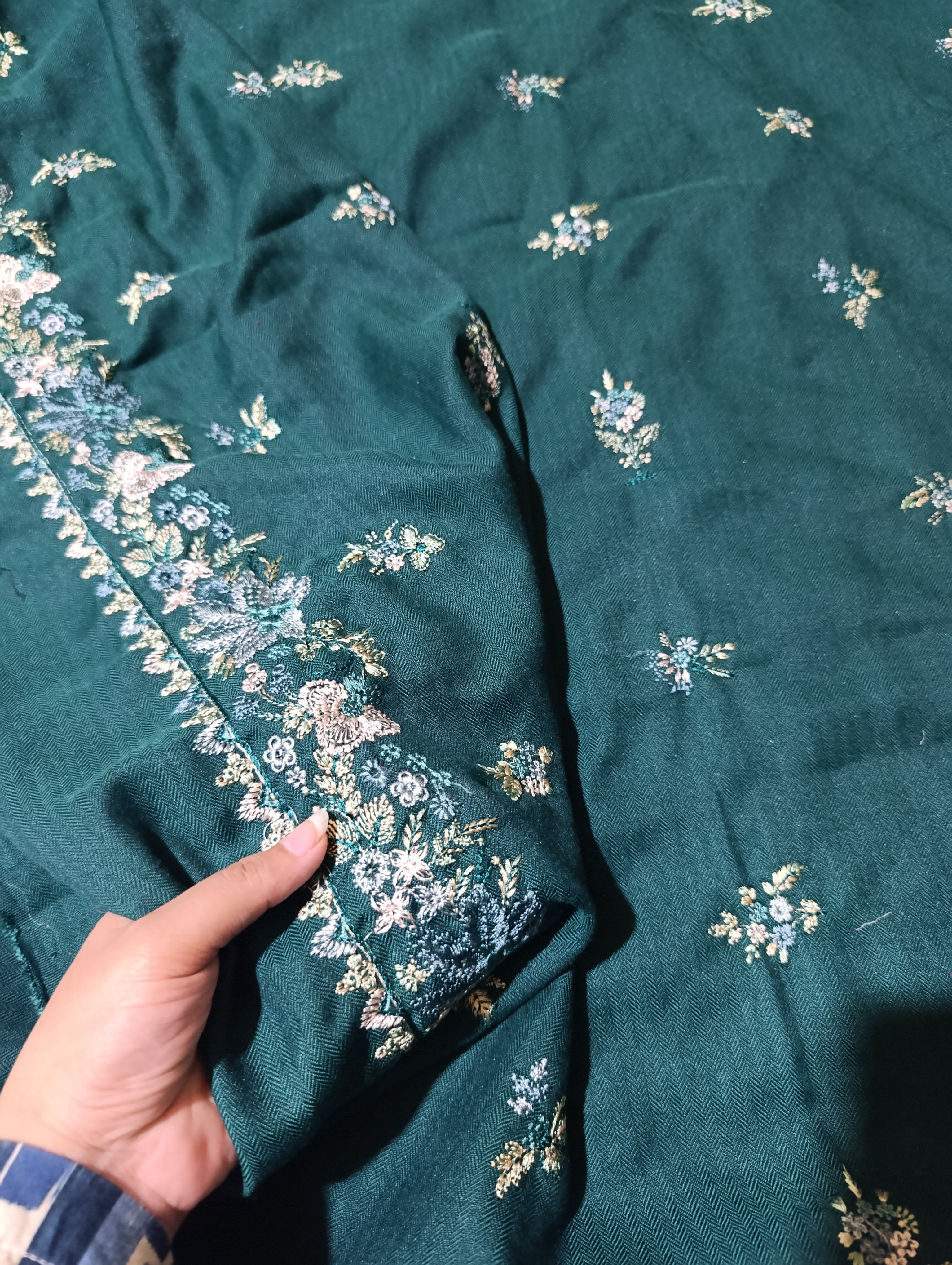 Hussain rehar winter Emb shawl 2yard