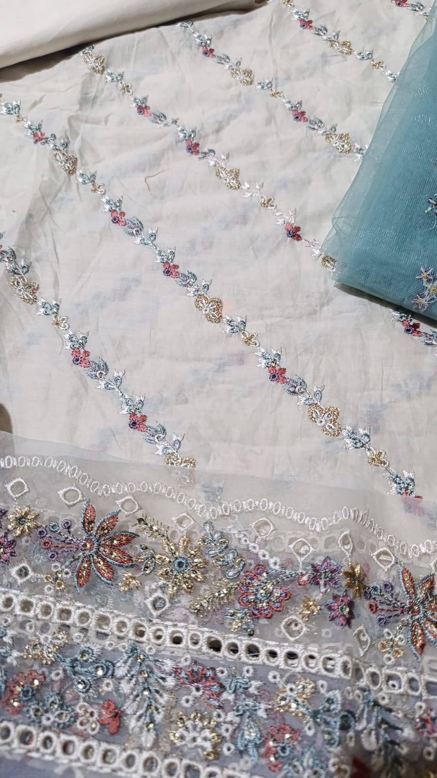 Batik emb lawn 3pc