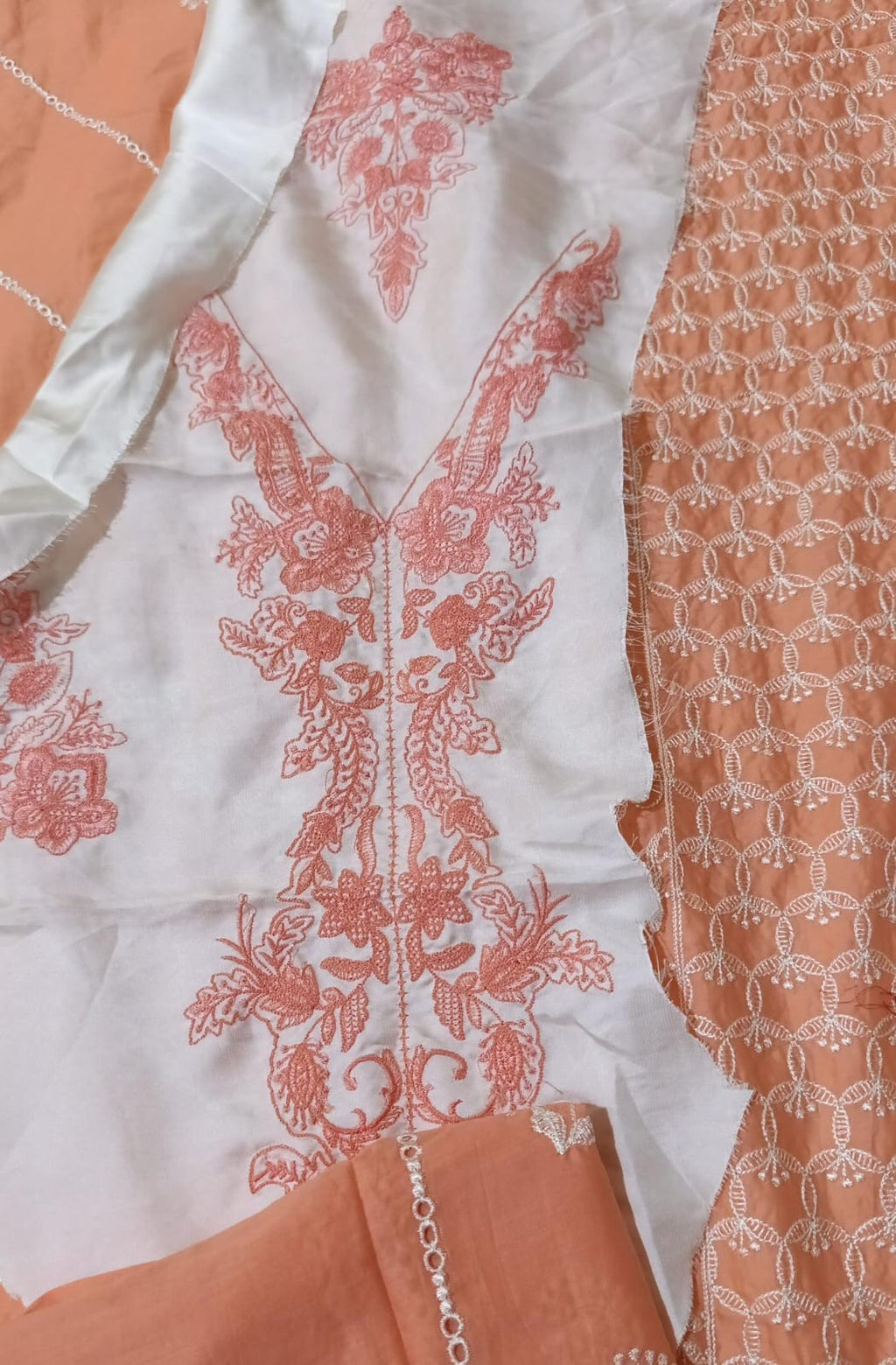 Republic women luxury emb lawn 2pc