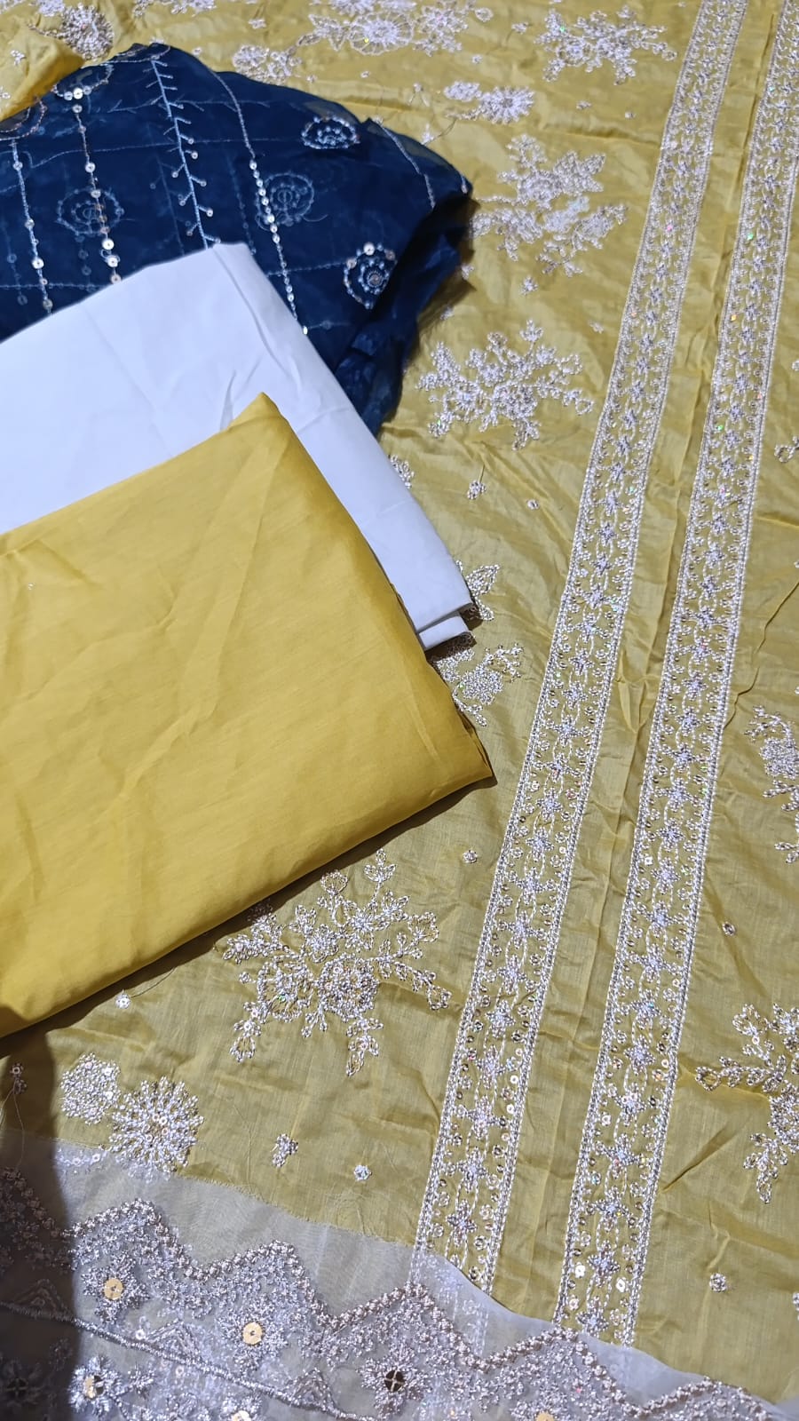 Batik emb lawn 3pc