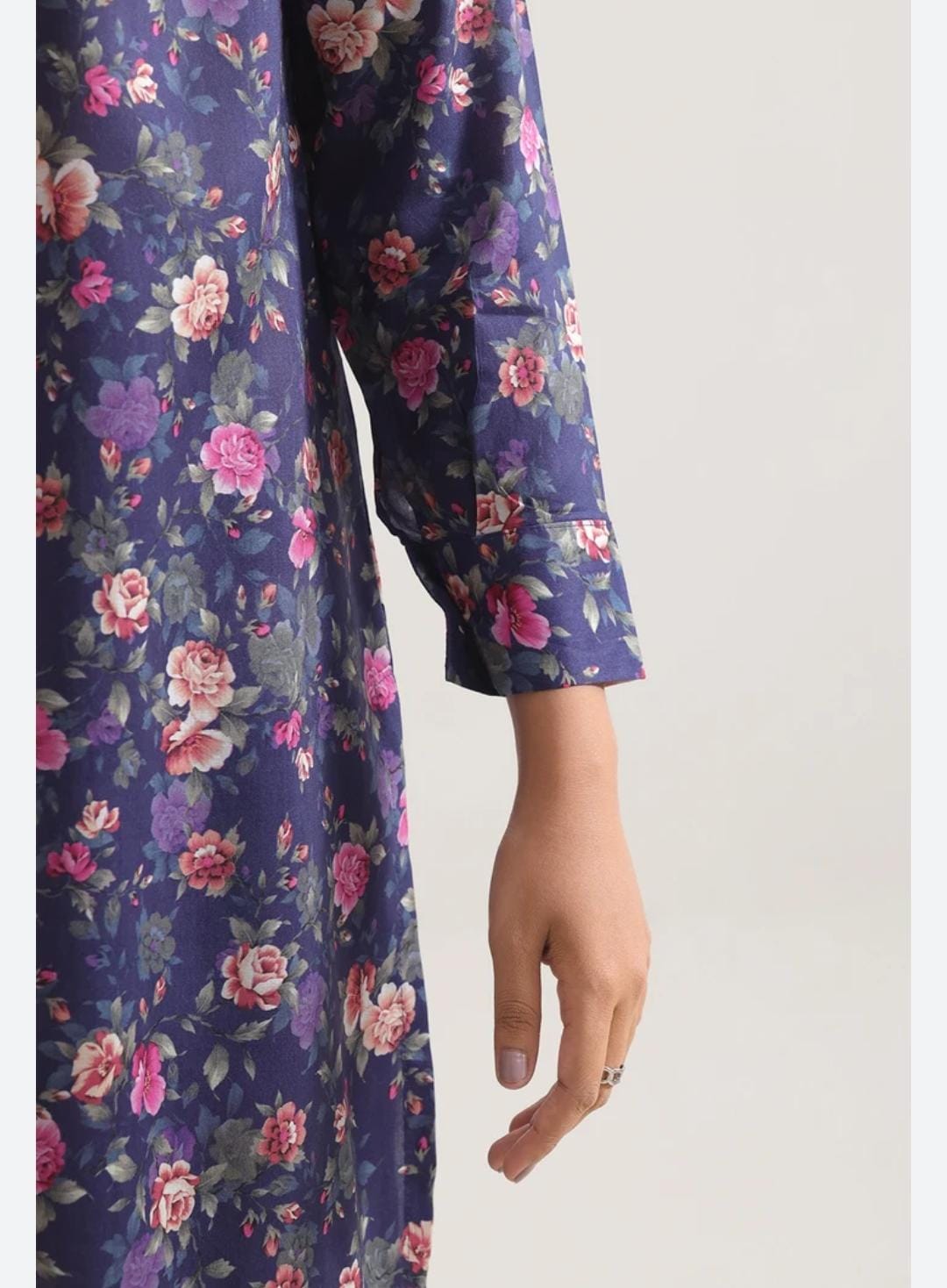 Saya lawn silk printed 2pc medium size