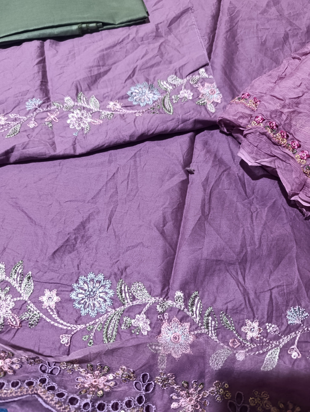 Batik emb lawn 3pc