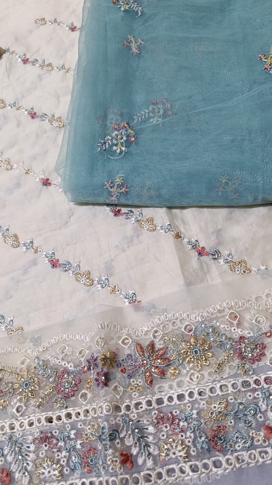 Batik emb lawn 3pc