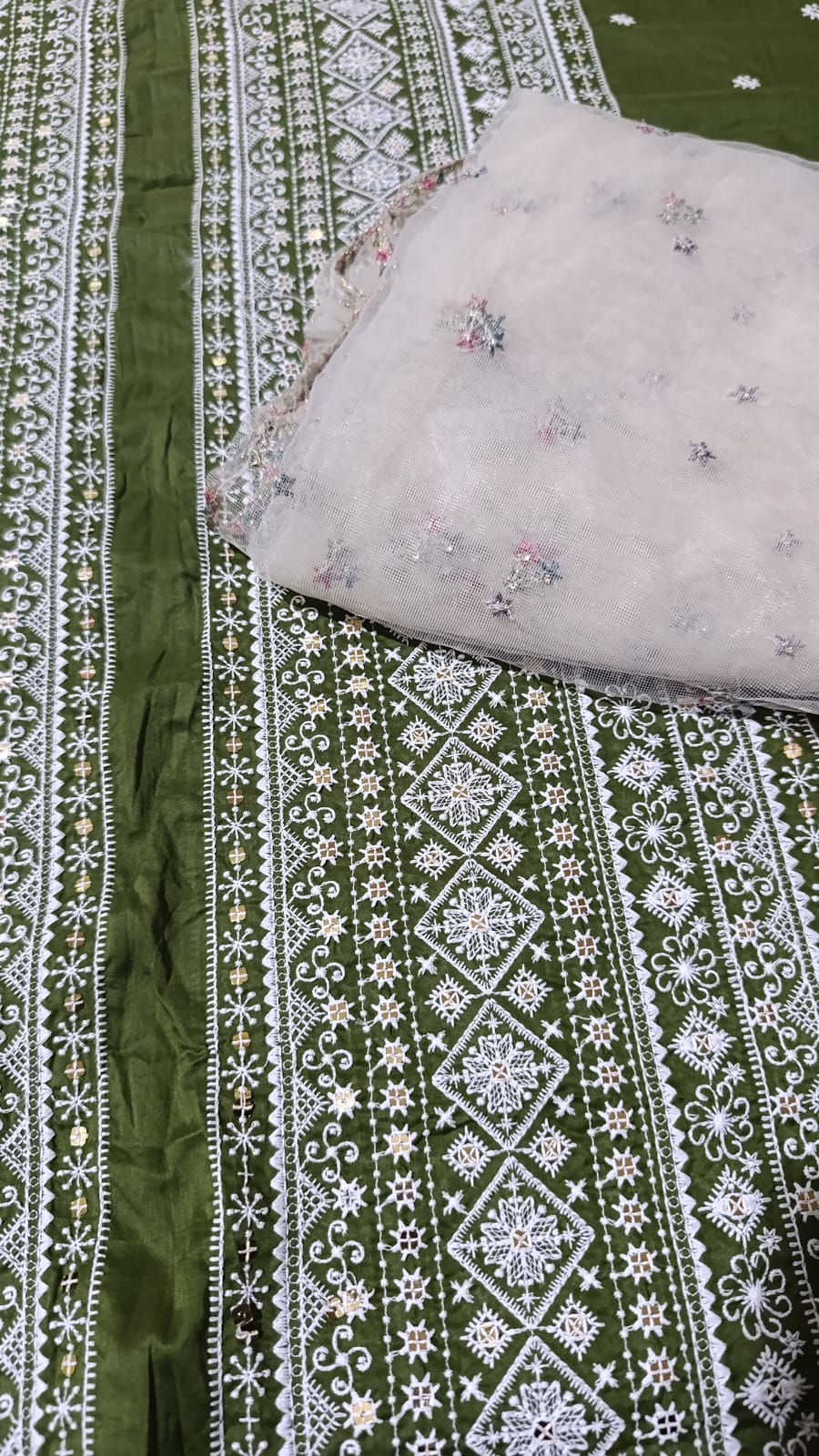 Batik emb lawn 3pc